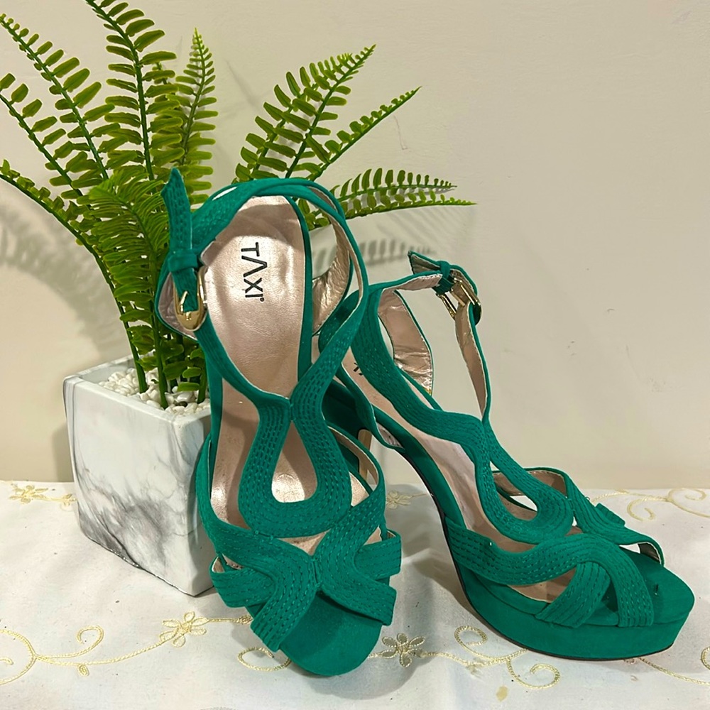 Love Colour? Love Sexy Platforms?